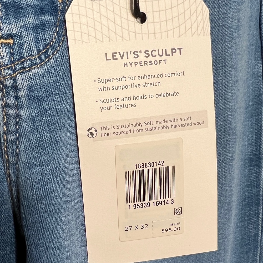 Levi’s | NWT Women’s 724 High Rise Straight Leg Jeans - Light Wash - Picture 10 of 13